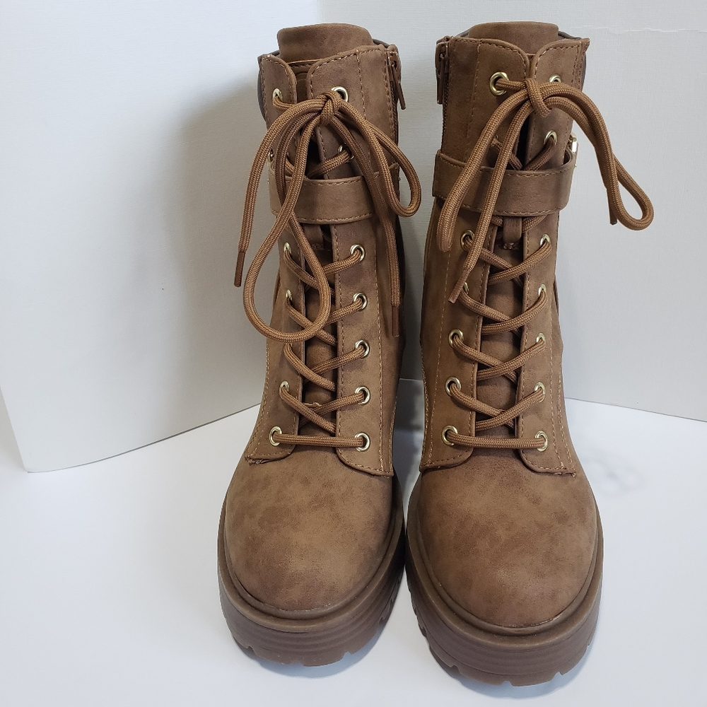 GBG LOS ANGELES PLATFORM BOOTS